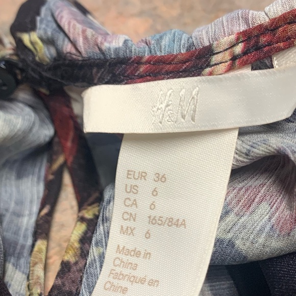 H & M dress - Picture 2 of 2